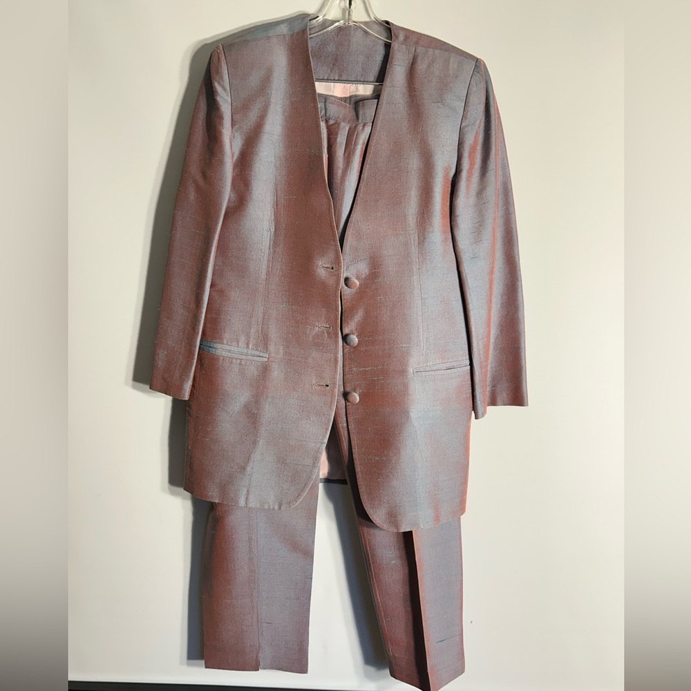TAILORED UNIQUE RAW SILK IRIDESCENT COLORS COVERED BUTTONS WOMEN’S PANTSUIT